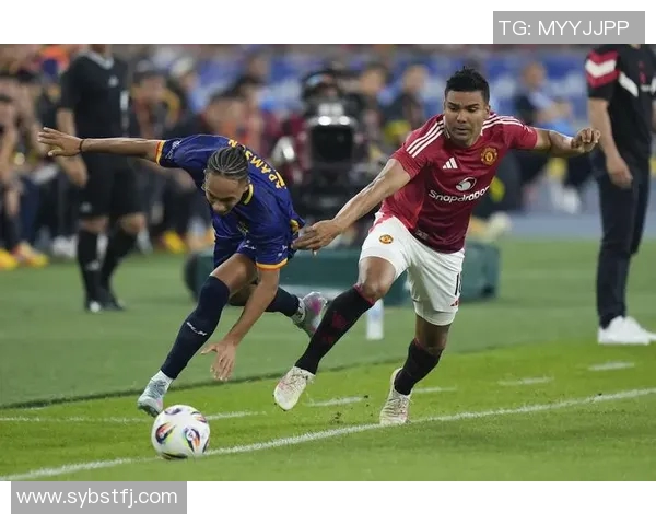 曼联足球明星盘点他们的辉煌成就与传奇故事一览 曼联足球明星盘点他们的辉煌成就与传奇故事一览