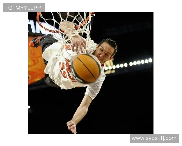 篮球全明星赛场上的惊艳暴扣瞬间回顾与精彩解读